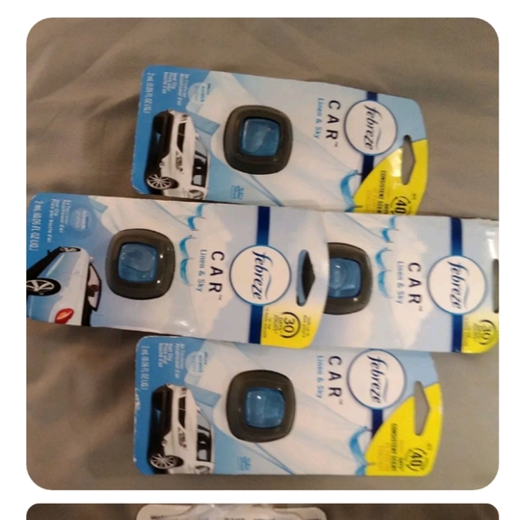 Febreeze Vent Clip Vehicle Air Freshener 4 Pack- Linen & Sky Scent - Picture 1 of 2